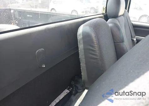 2002 Chevrolet Silverado C1500 z USA, uszkodzony, nr VIN 1GCEC14W22Z212172